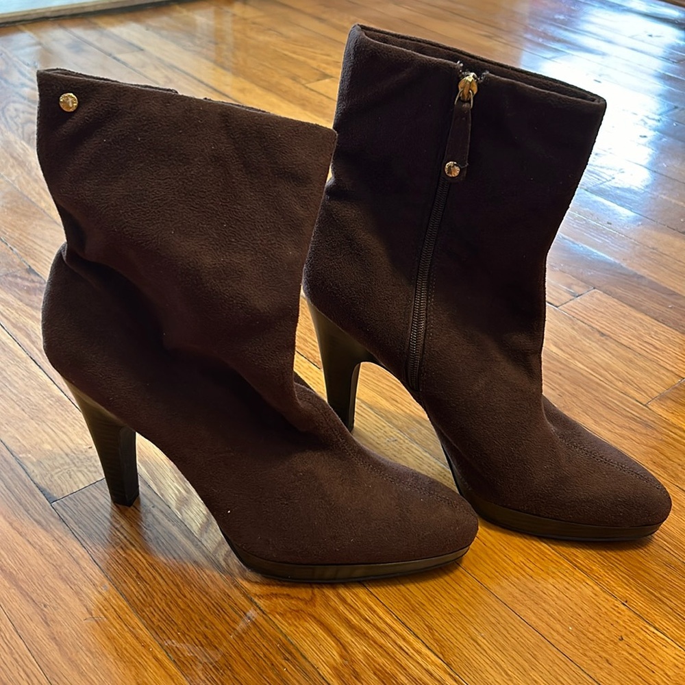 Isaac Mizrahi suede ankle boots, size 11